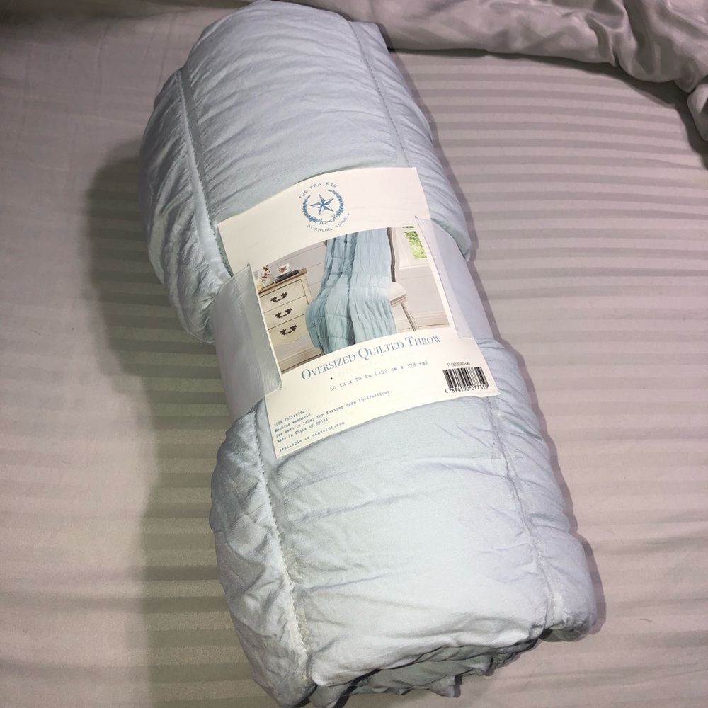 Oversized Quilted Throw Blanket